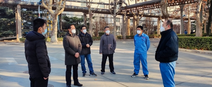 侯景濱到本部有關(guān)單位檢查指導工作